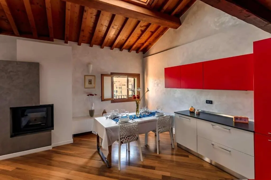 Petit Grenier Apartment Este Italy